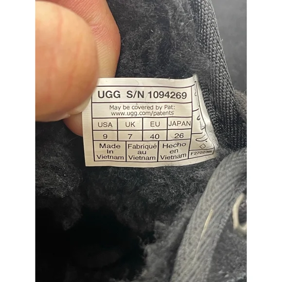 UGG Neumel Boots Women’s 9 Black Suede Shearling Lined New Without Box - Picture 6 of 7